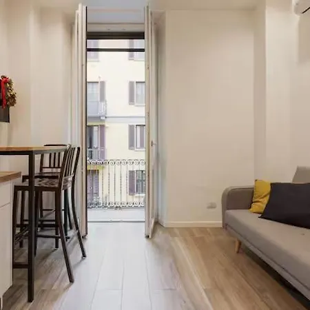 Montenero 73 - Free Wifi - Duomo & 5 Giornate Apartmán